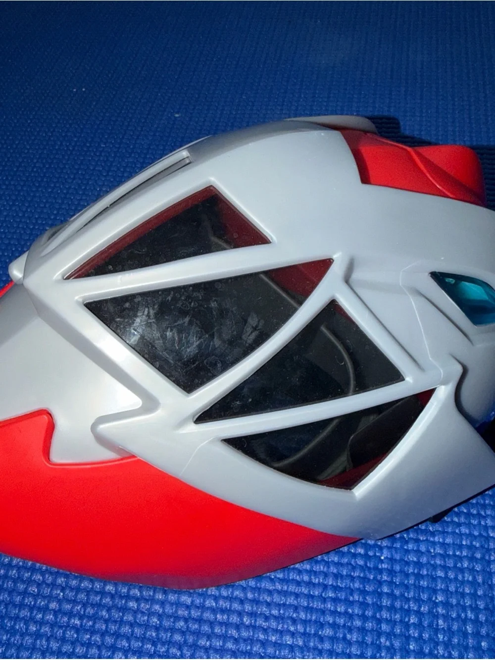 Power Rangers Red Dino Fury Deluxe Light-Up Child Halloween Adjustable Mask